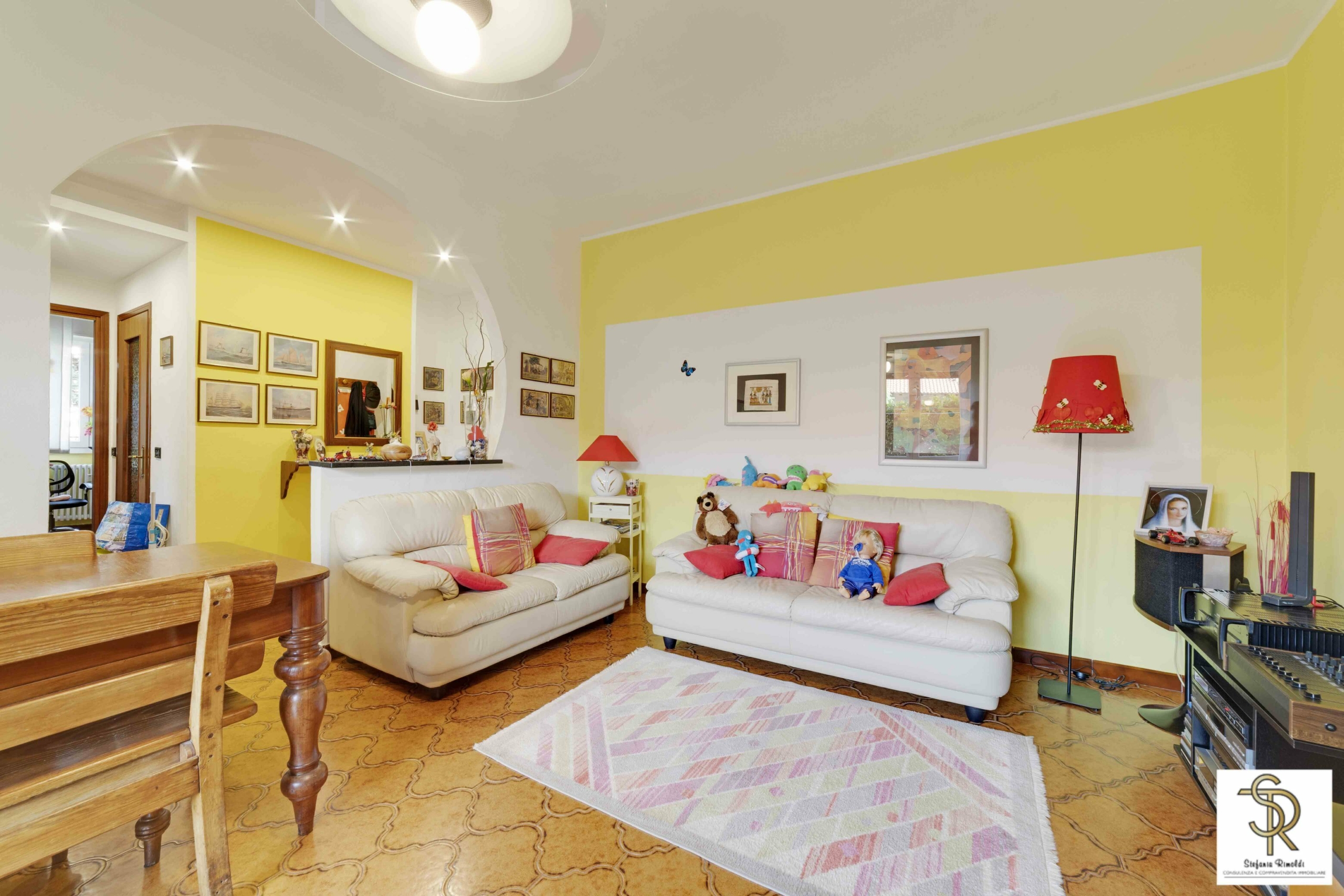 CERRO MAGGIORE: Trilocale con cantina e box Euro 140.000,00