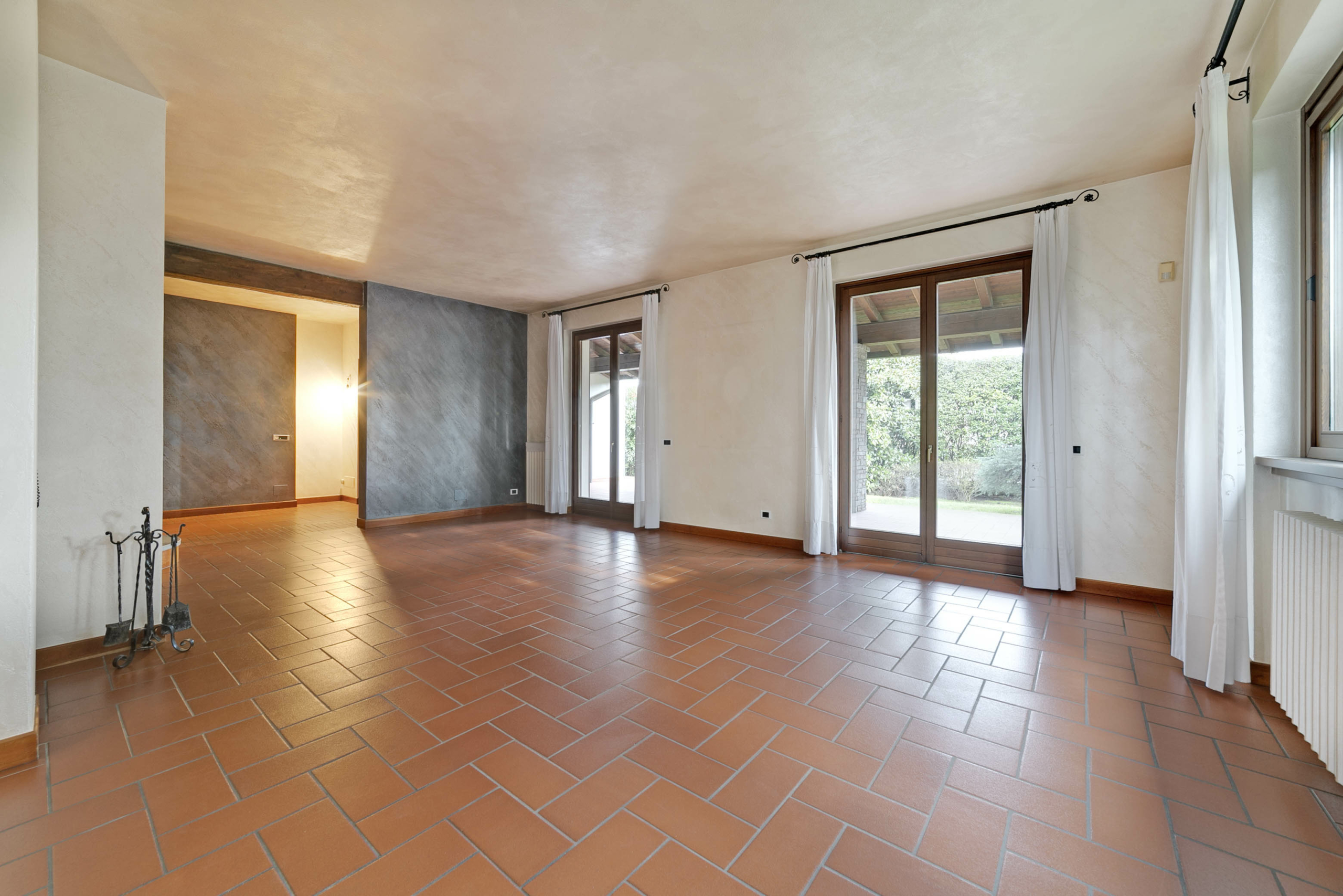 Prestigiosa residenza di 350 mq con giardino – Parabiago, zona Ravello